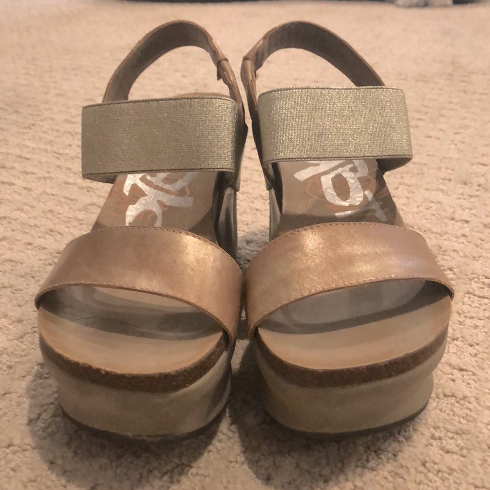 OTBT brand Bushnell wedges.